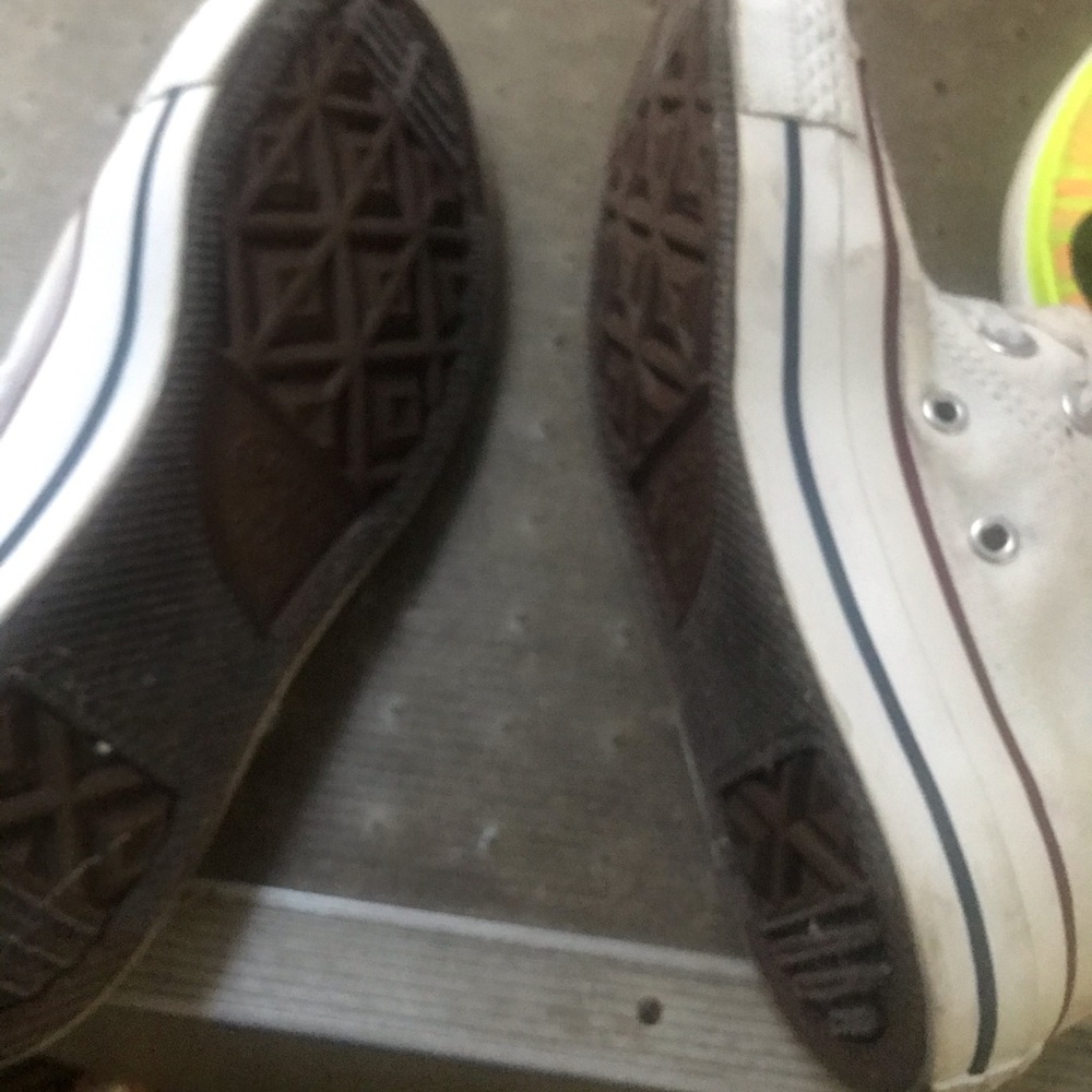 Converse - Picture 3 of 3